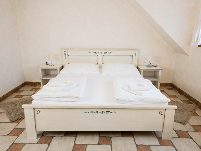 Dvoulůžkový apartmán typu A s přistýlkou - 1