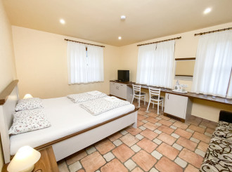 Dvoulůžkový pokoj typu C s přistýlkou - 2